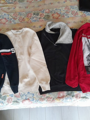 Men's clothes pack like new, medium and large sizes, colorful