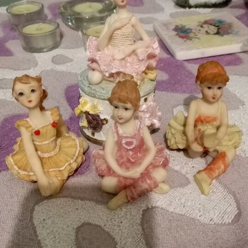 Decorative plaster ballerinas new, set of 4 pieces