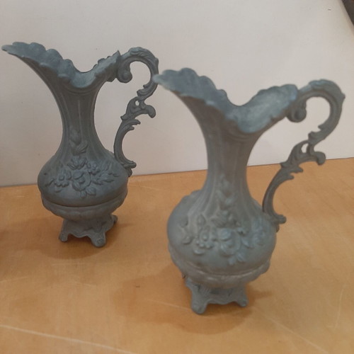Vintage tin pitchers pack of four like new