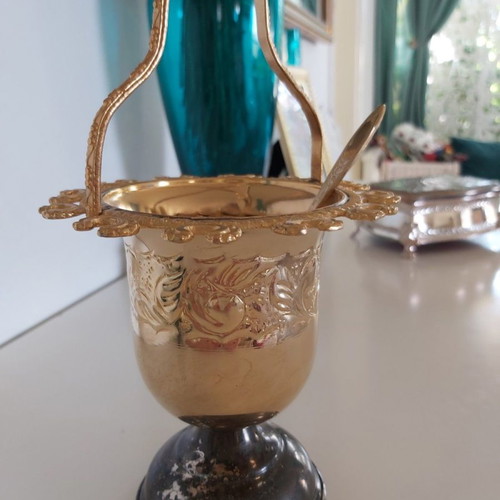Beautiful used diskopothiro, dimensions 12x14 cm