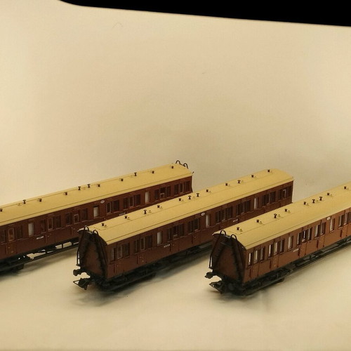 Piko HO Scale Passenger Wagons like new, with lighting