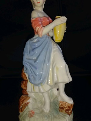 Decorative figurine used in excellent condition