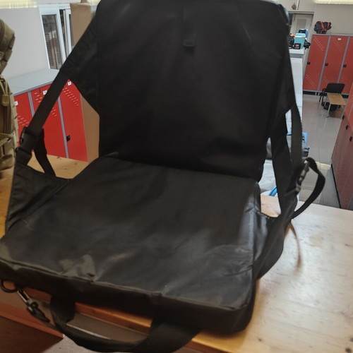 Panda stadium fishing seat like new, 38x34 cm, durable fabric