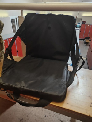 Panda stadium fishing seat like new, 38x34 cm, durable fabric
