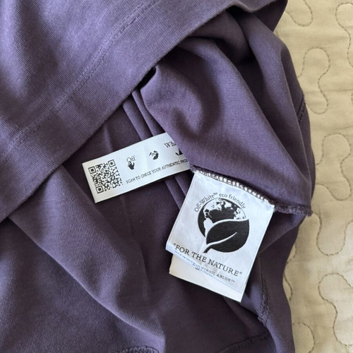 Off-White t-shirt medium, like new, purple