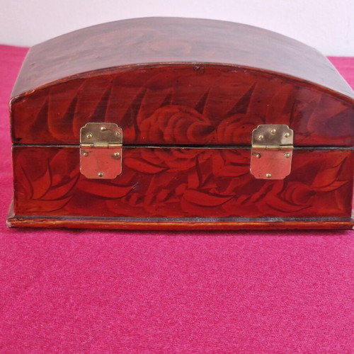 Wooden vintage jewelry box used, Chinese style with ring slots