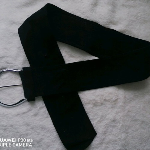 Women’s wide suede belt like new, black, size 115