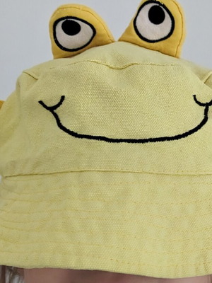 Crab sun hat used, 52 centimeters