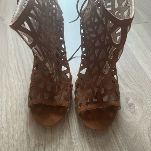 Brown sandals like new, heel height 10cm, size 40