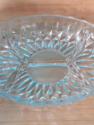 Glass serving platter like new