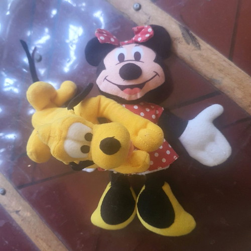 Minnie and Pluto figures like new