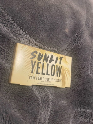 Smashbox Cover Shot Sunlit Yellow eyeshadow palette new