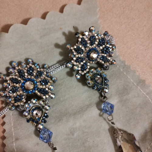 Clip-on earrings like new, multicolored