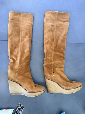 YSL Yves Saint Laurent tan suede platform boots with fur lining