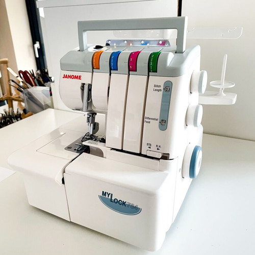 Janome MyLock 784 Overlock Sewing Machine like new
