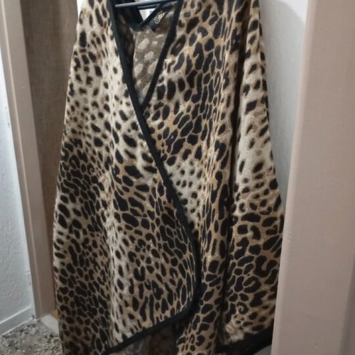 Poncho coat tiger print one size new