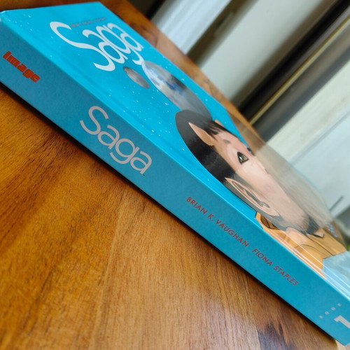 Saga Deluxe Edition HC book 01 used