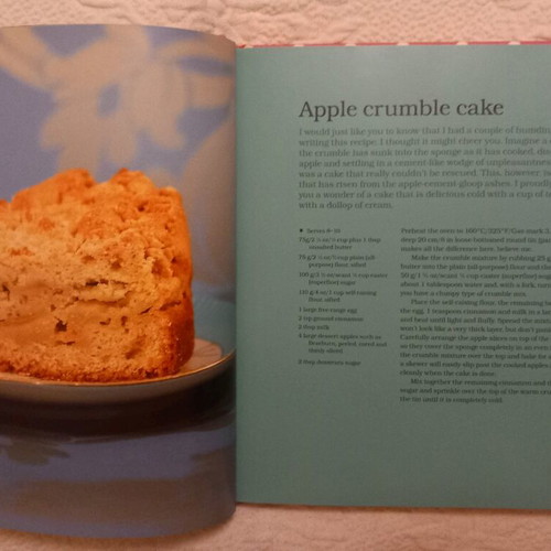 Cake magic cookbook like new in English