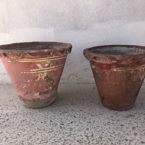 Terracotta flower pots used, set of two with double-lipped rim