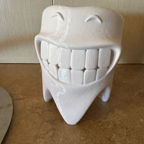 Toothbrush and Toothpaste Holder New, Tooth-Shaped Bathroom Decor