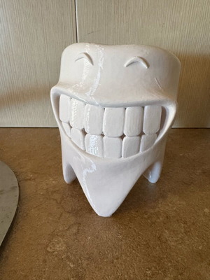 Θήκη οδοντόβουρτσας και οδοντόκρεμας κεραμική σε σχήμα δοντιού καινούργια