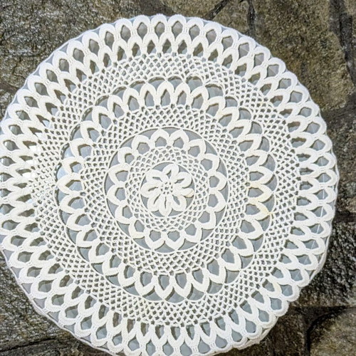 Rotonda handmade tablecloth white yarn, like new, 90 cm diameter