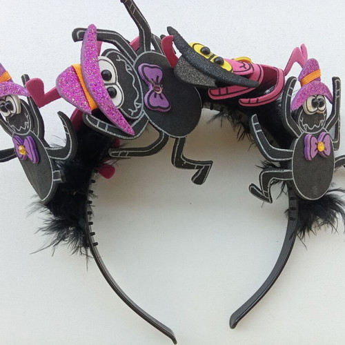 Children's Halloween headband used with spiders and feathers