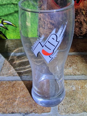 7UP Soda glass like new