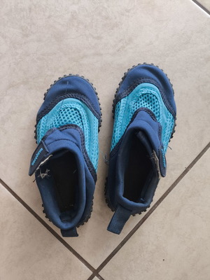 Children's Water Shoes like new, blue/turquoise, size approx. 28-29