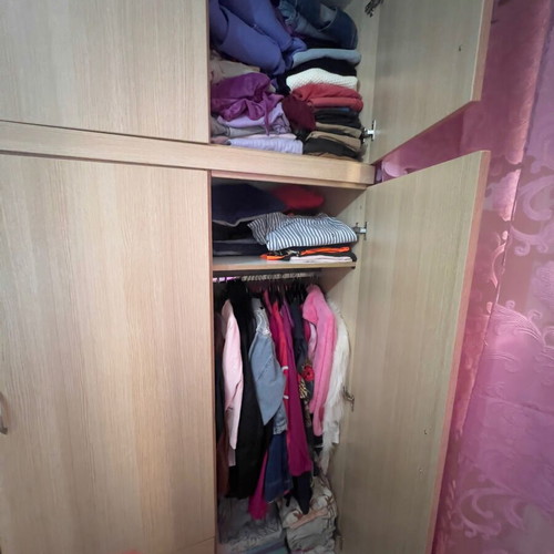 Bedroom wardrobe like new, dimensions 2.42m height x 1.70m width x 0.57m depth