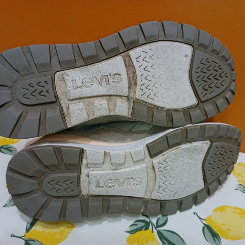 Levi's leather sneakers size 39 used, sport style, beige