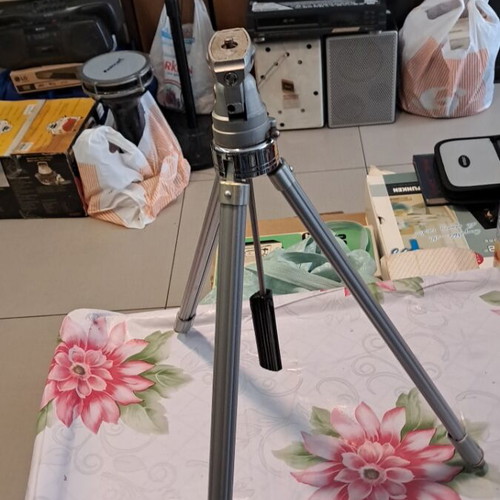 Camera tripod used, good condition