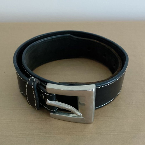 Leather belt black with white stitching like new, size 75 cm