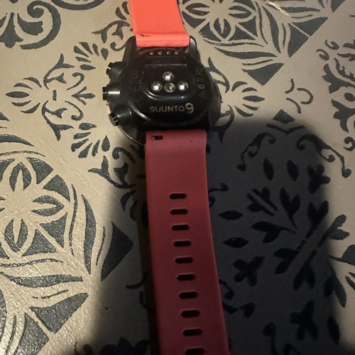 Suunto 9 smartwatch with extra strap and original box