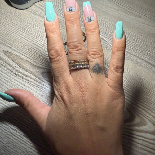 Set of 3 rings like new, gold color with stones