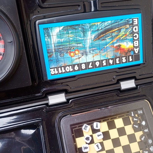 Magnetic games used, set with 15 of 19 pieces