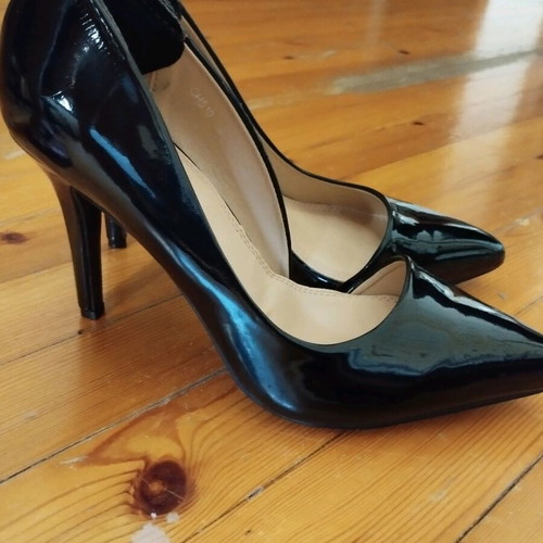 Black pumps new, size 38