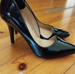 Black pumps new, size 38