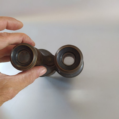 Binoculars used, World War I era, good condition