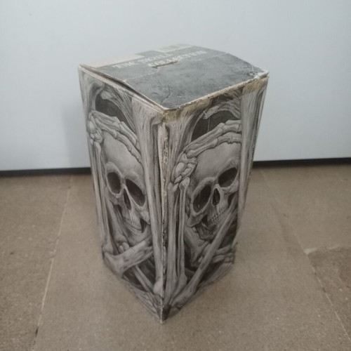 Ashtray Skeleton like new with skull design
