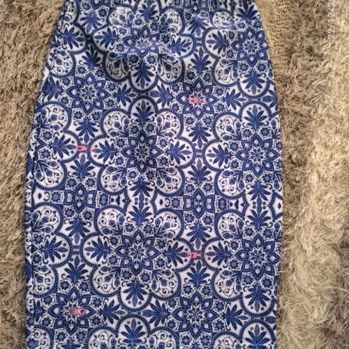 Chic Mess skirt like new, white and blue, one size