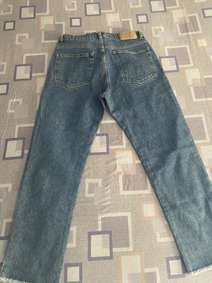 Edward Jeans women's blue jeans small size like new with subtle rips