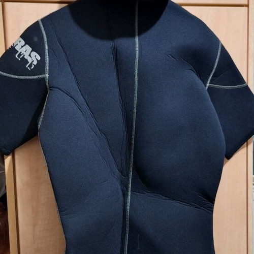 Sopras Sub short-sleeve wetsuit size 5 like new
