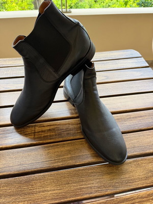 Robinson black leather Chelsea boots size 45 like new