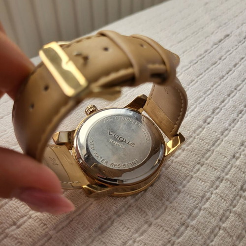 Vogue Chronograph wristwatch model 162001.3, beige and white
