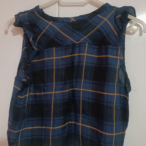 Pull and Bear sleeveless blouse medium used, blue check pattern