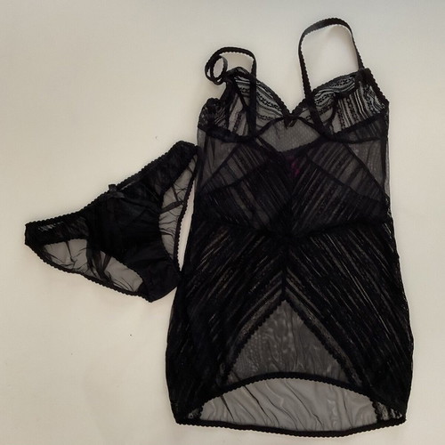 Agent Provocateur luxury lingerie set new, black