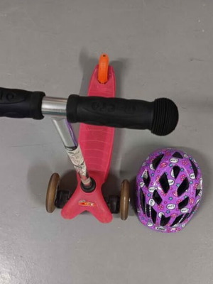 M-cro Mini Scooter and Abus Helmet like new for ages 2-5