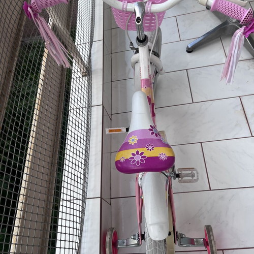 Girls 16 Inch Bicycle like new, white, BMX with V-Brakes