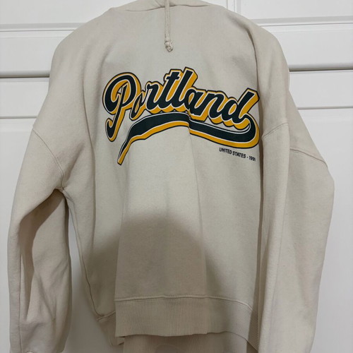 Pull & Bear sweatshirt used, size Small, beige